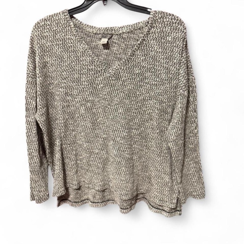 Bass Black and White Knit Sweater